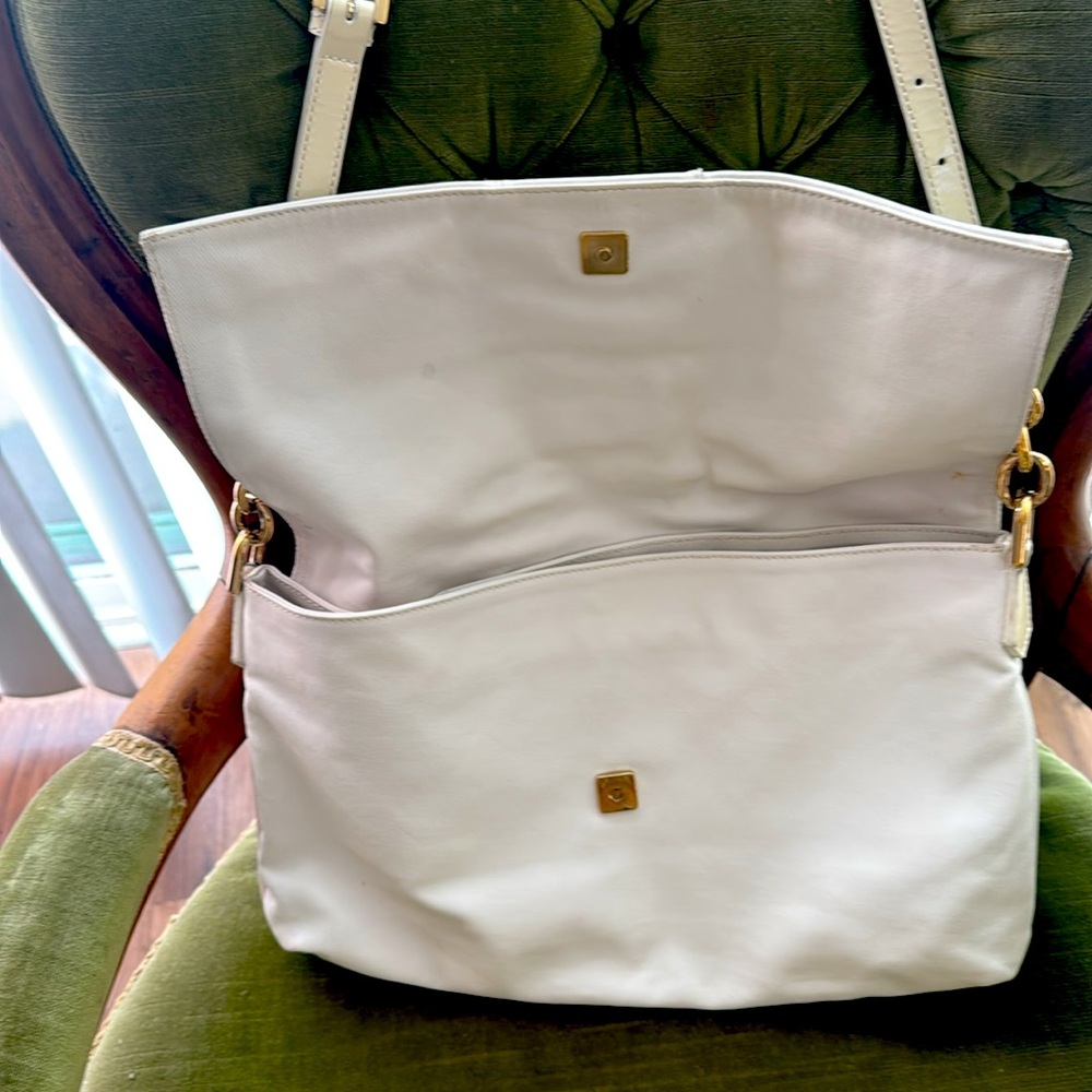 Fendi white leather oversized crossbody/shoulder bag - Picture 2 of 9
